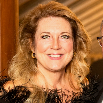 Teresa Clow, Owner of Advanced Advertising & Production of Arkansas